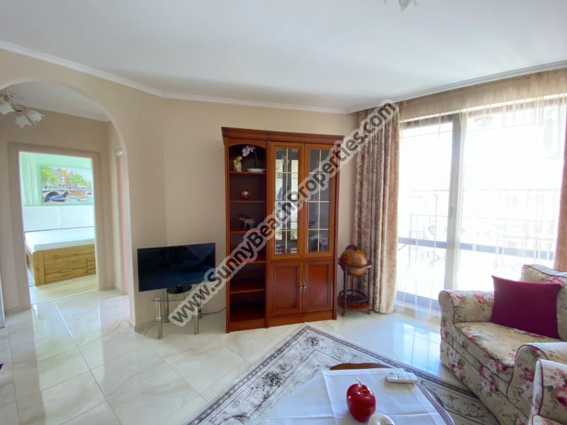 Sea view luxury furnished 2-bedroom/2-bathroom apartment for sale in luxury complex Artur in tranquil area 100 meters from the beach in St. Vlas, Bulgaria